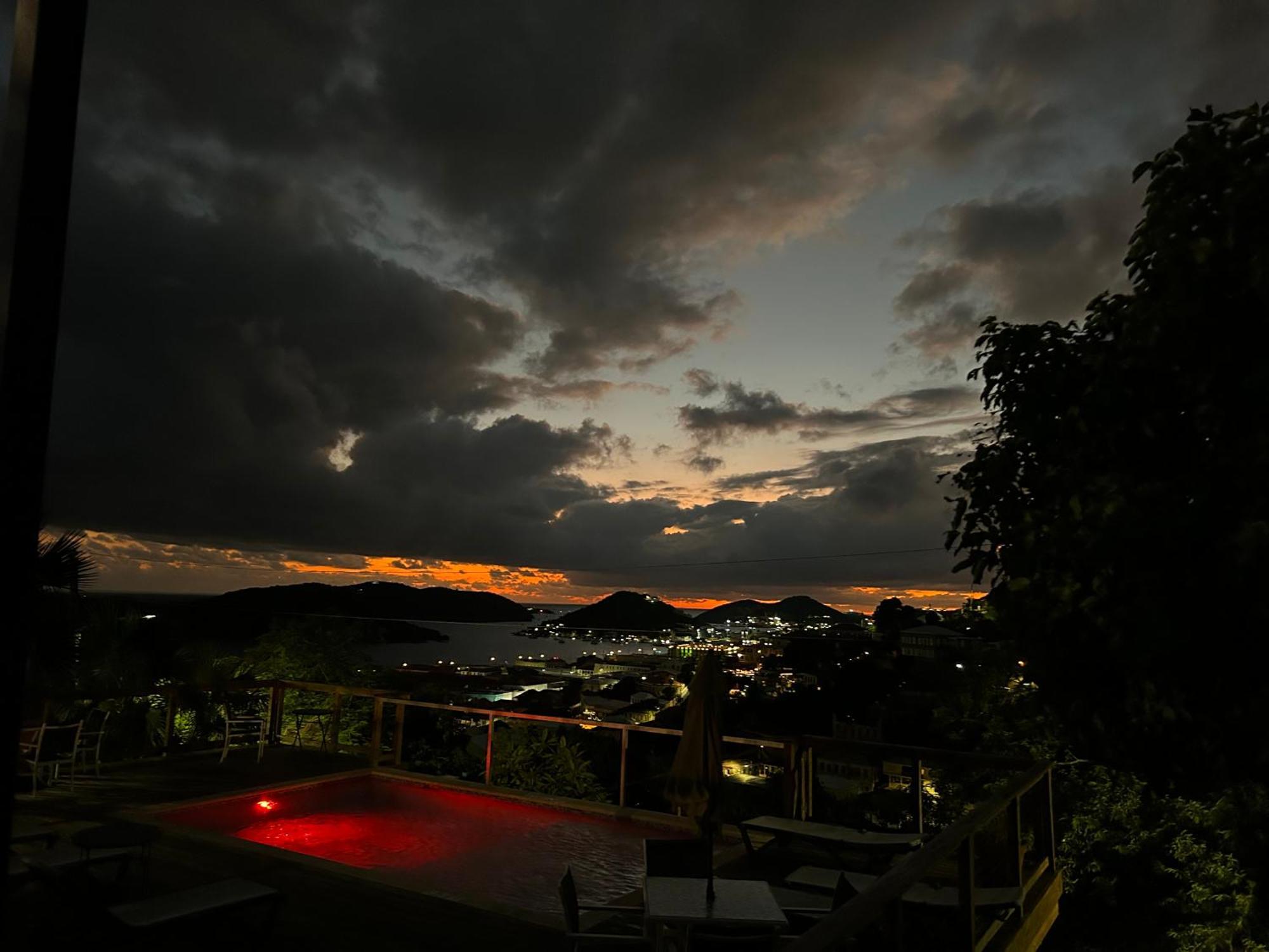 The Green Iguana Hotel Charlotte Amalie Buitenkant foto