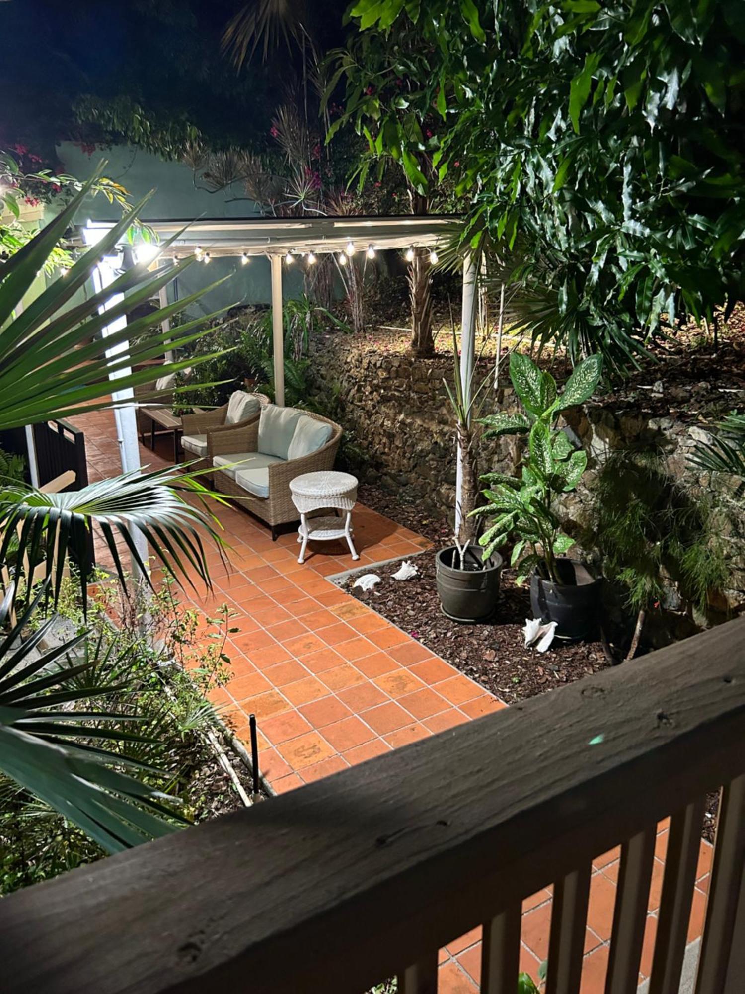 The Green Iguana Hotel Charlotte Amalie Buitenkant foto
